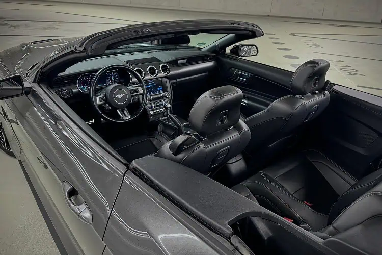 Interior Ford Mustang Cabrio in Düsseldorf