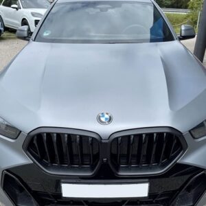 Frontansicht BMW X6 xDrive 40d bei München