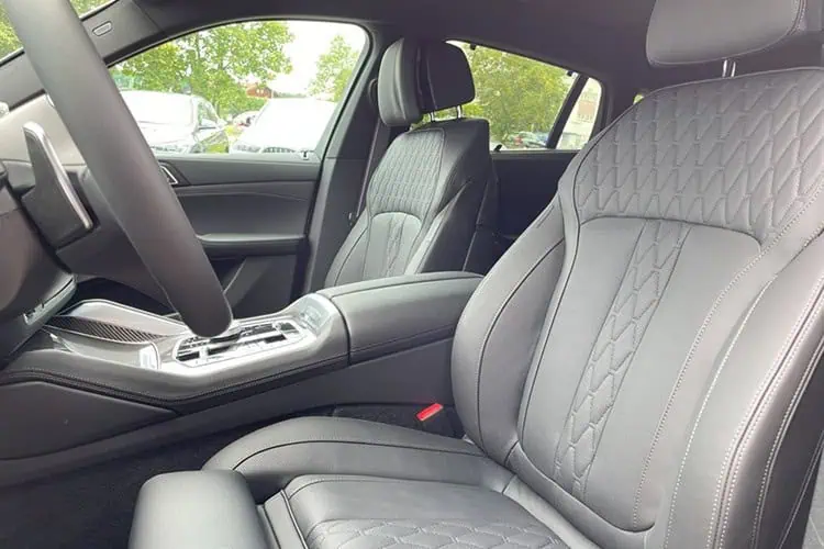 Fahrersitz BMW X6 xDrive 40d bei München