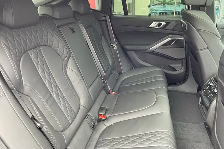 Rücksitze BMW X6 xDrive 40d bei München