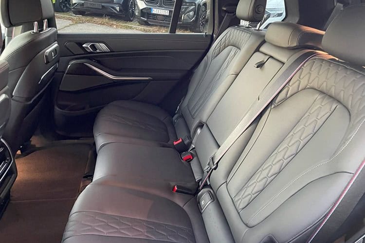 Rückbank BMW X7 xDrive 40d bei München