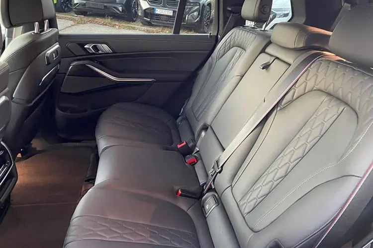 Rückbank BMW X7 xDrive 40d bei München