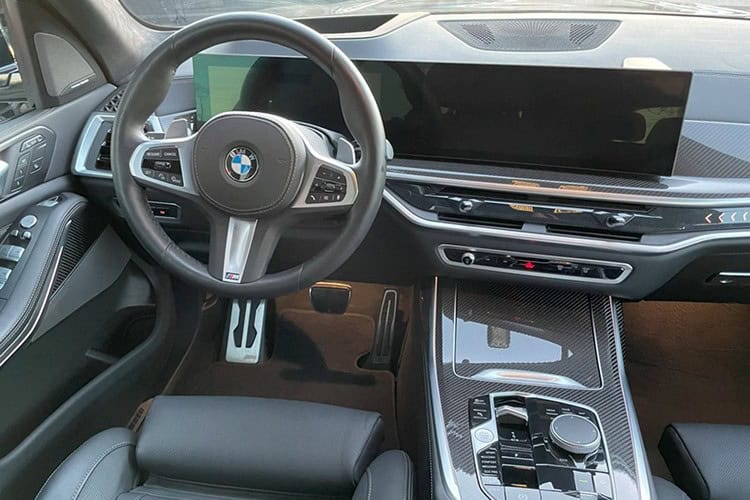 Interior BMW X7 xDrive 40d bei München