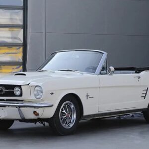 Ford Mustang Cabrio mieten in Stuttgart