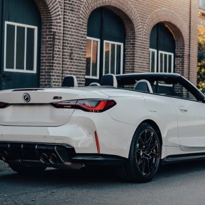 Heckansicht BMW M4 Competition Cabrio im Harz