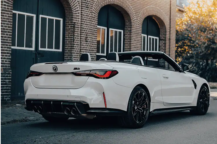 Heckansicht BMW M4 Competition Cabrio im Harz