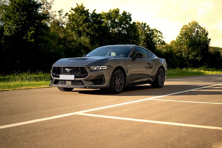 Ford Mustang GT mieten in Ansbach bei Nürnberg