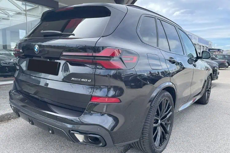 Heckansicht BMW X5 xDrive 40d bei München
