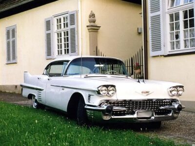 Cadillac DeVille mieten in Stuttgart