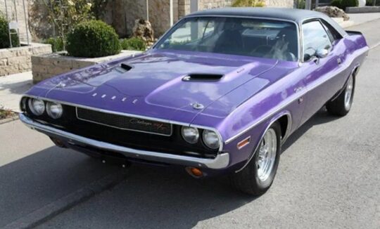 Dodge Challenger 383 R/T mieten in Stuttgart