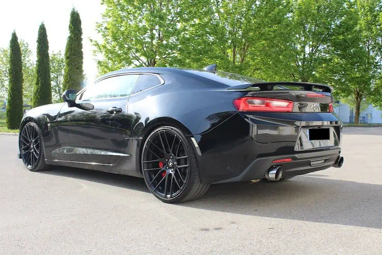 Seitenansicht hinten vom Chevrolet Camaro in Augsburg