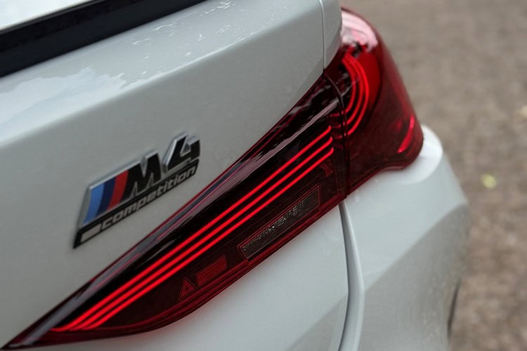 BMW M4 Competition Emblem / Zeichen
