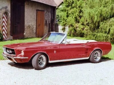 Ford Mustang Cabrio mieten in Stuttgart