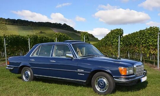 Mercedes-Benz 280 SE mieten in Stuttgart