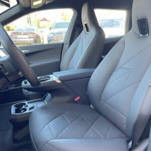 Fahrersitz BMW iX M60 bei München