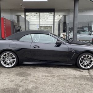 Seitenansicht BMW M4 Competition Cabrio bei München