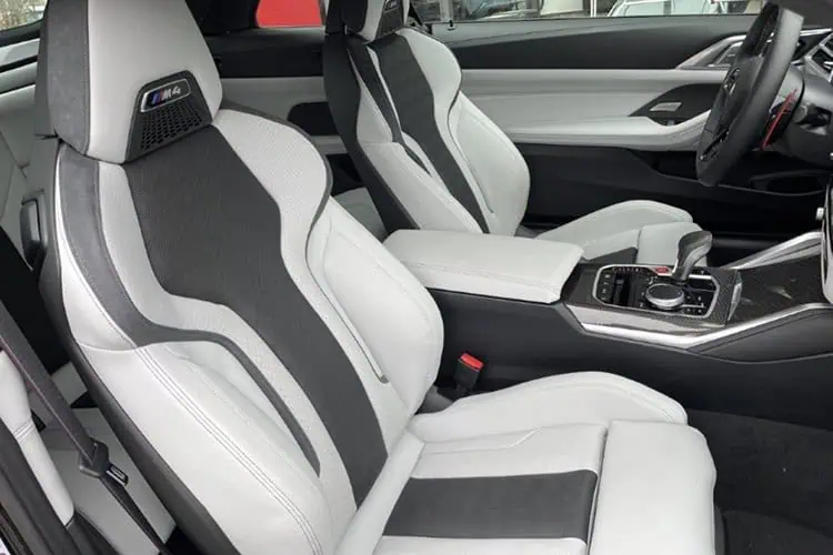 Beifahrersitz BMW M4 Competition Cabrio bei München
