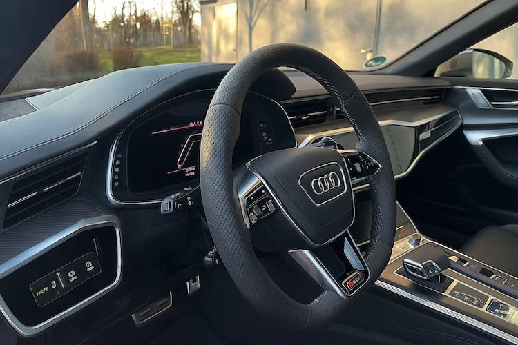 Interieur vom Audi RS6 Performance in München