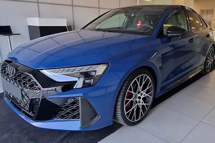Audi RS3 Limousine mieten in München