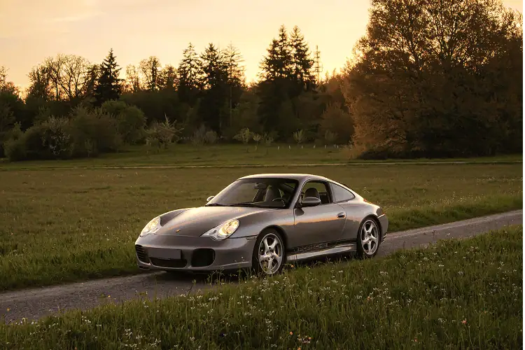 Porsche 911 Carrera 4S mieten in Stuttgart