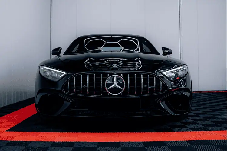 Frontansicht Mercedes-Benz AMG SL bei Nürnberg