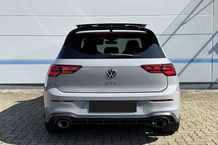 Heckansicht Golf 8 GTI Clubsport Akrapovic bei Hannover