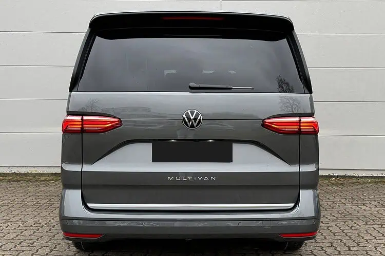 Heckansicht VW T7 Multivan bei Hannover