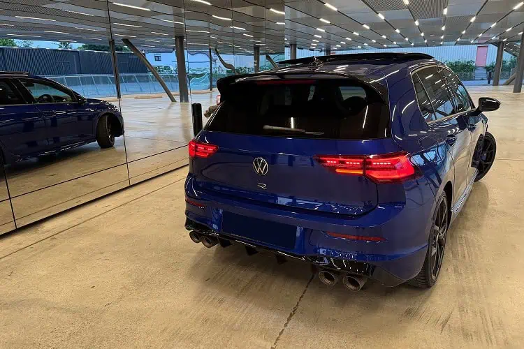 Heckansicht Golf 8 R Performance in Bielefeld