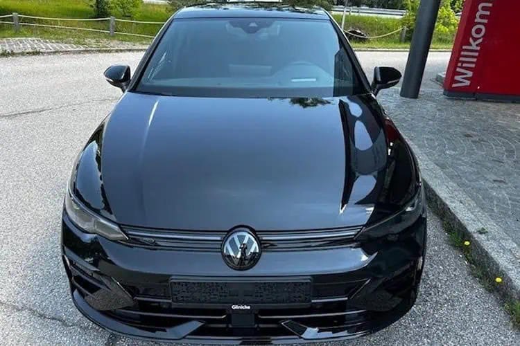 Frontansicht Golf R bei München