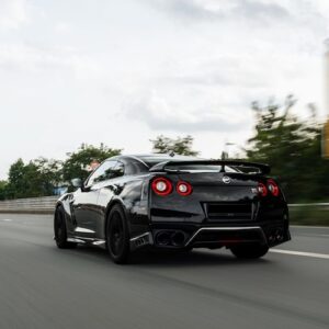 Seitenansicht vom Nissan GT-R in Bielefeld