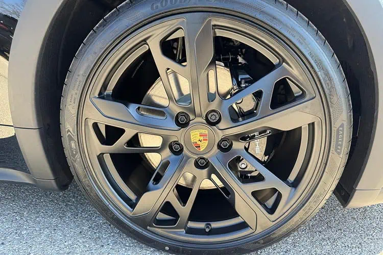 Reifen Porsche Taycan 4 Cross Turismo bei München