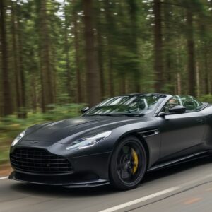 Aston Martin DB 12 Hero