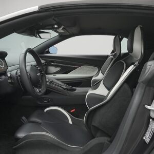 Fahrersitz Aston Martin DB12 Volante bei Freiburg