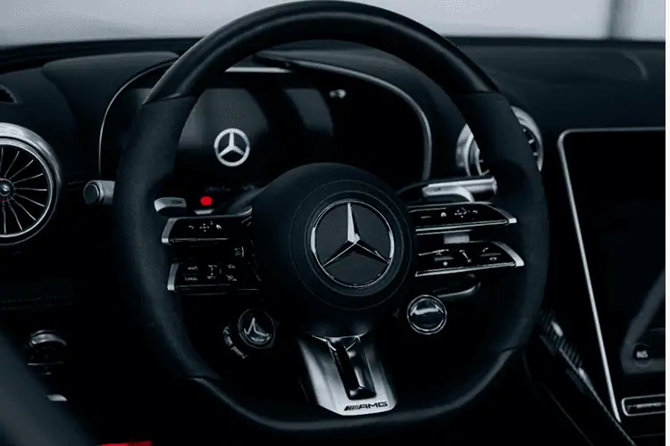 Lenkrad Mercedes-Benz AMG SL bei Nürnberg