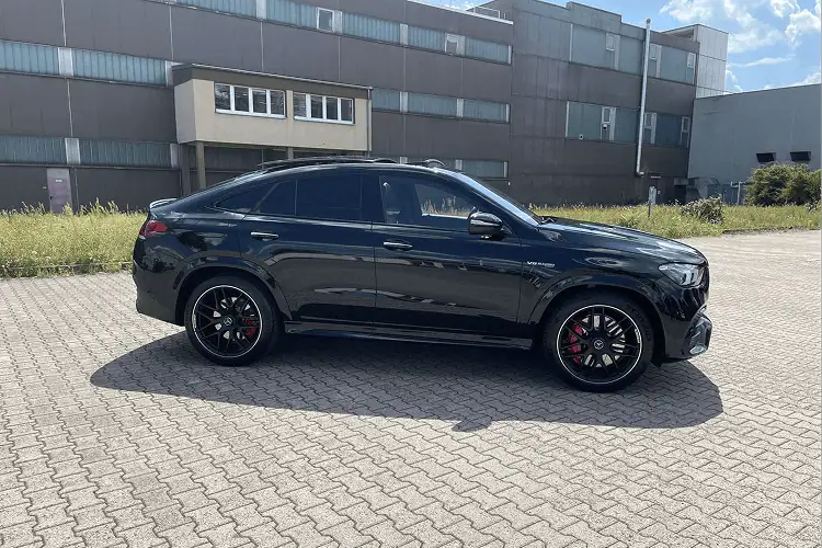 Seitenansicht Mercedes-Benz GLE 63s AMG in Berlin