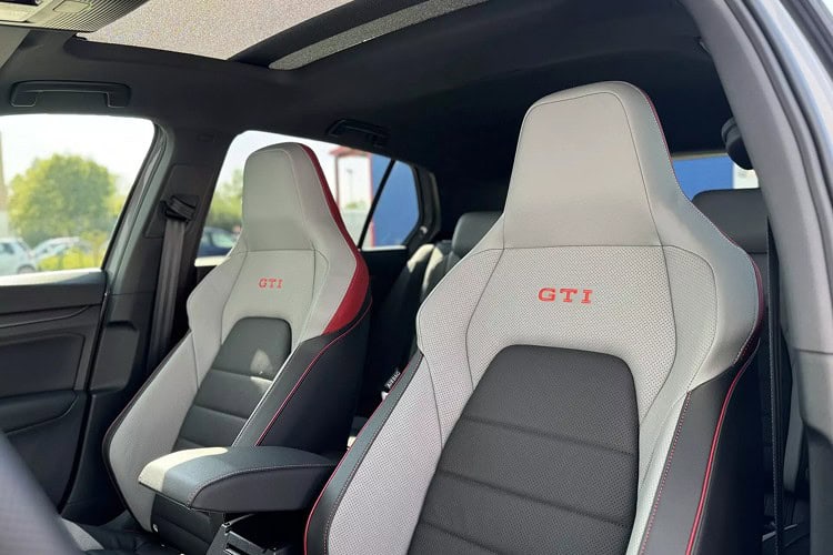 Sitze Golf 8 GTI Clubsport Akrapovic bei Hannover