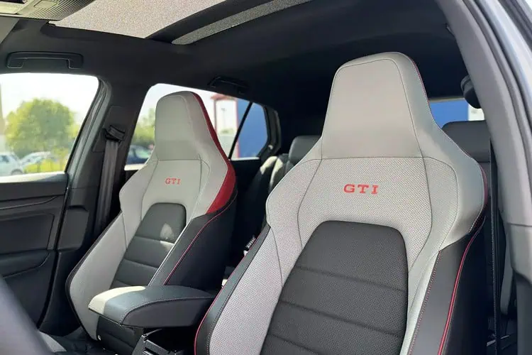 Sitze Golf 8 GTI Clubsport Akrapovic bei Hannover