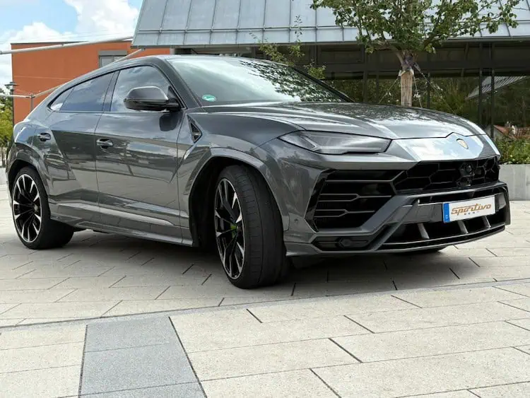 Lamborghini Urus in Dresden mieten