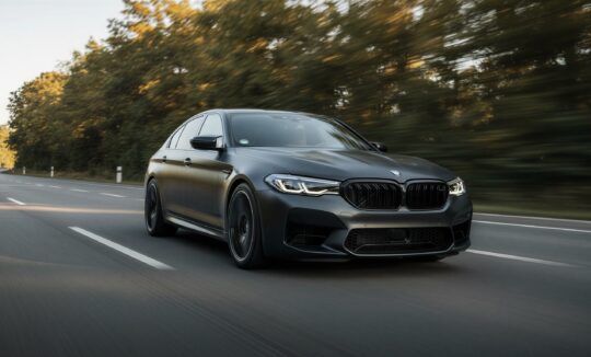 BMW M5 (G90) Limousine mieten in Wuppertal hero