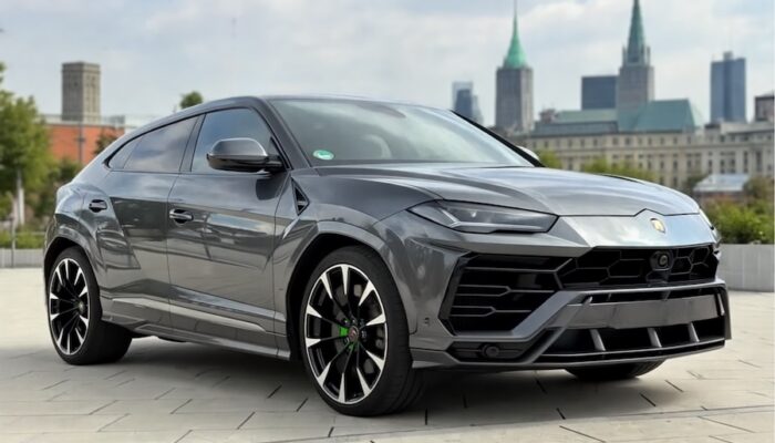 lamborghini Urus in Dresden Altstadt