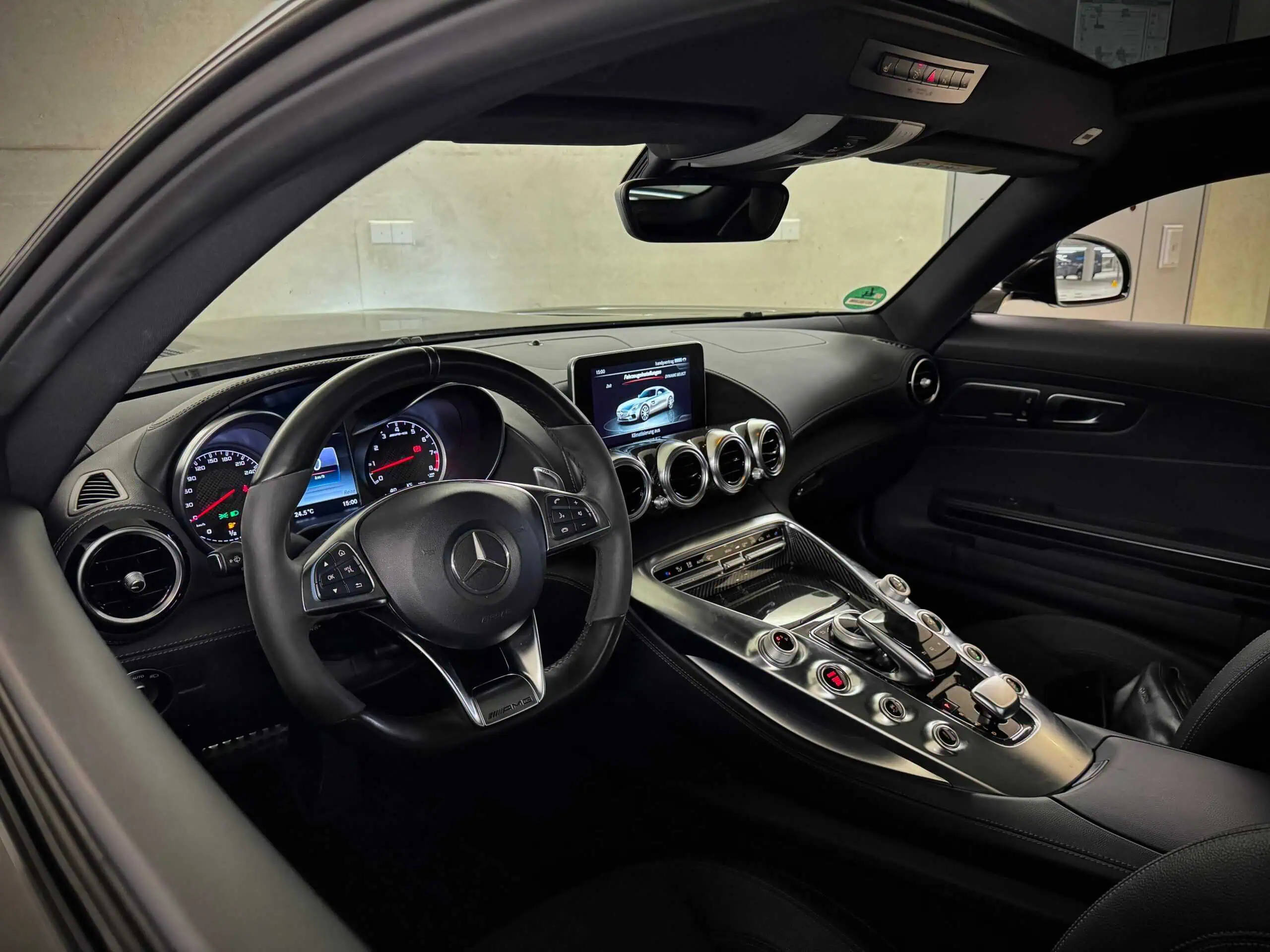 Mercedes AMG GT Düsseldorf cockpit
