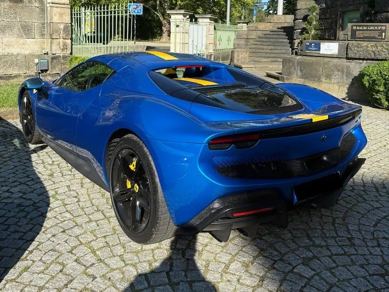 Ferrari GTS Seite hinten 32