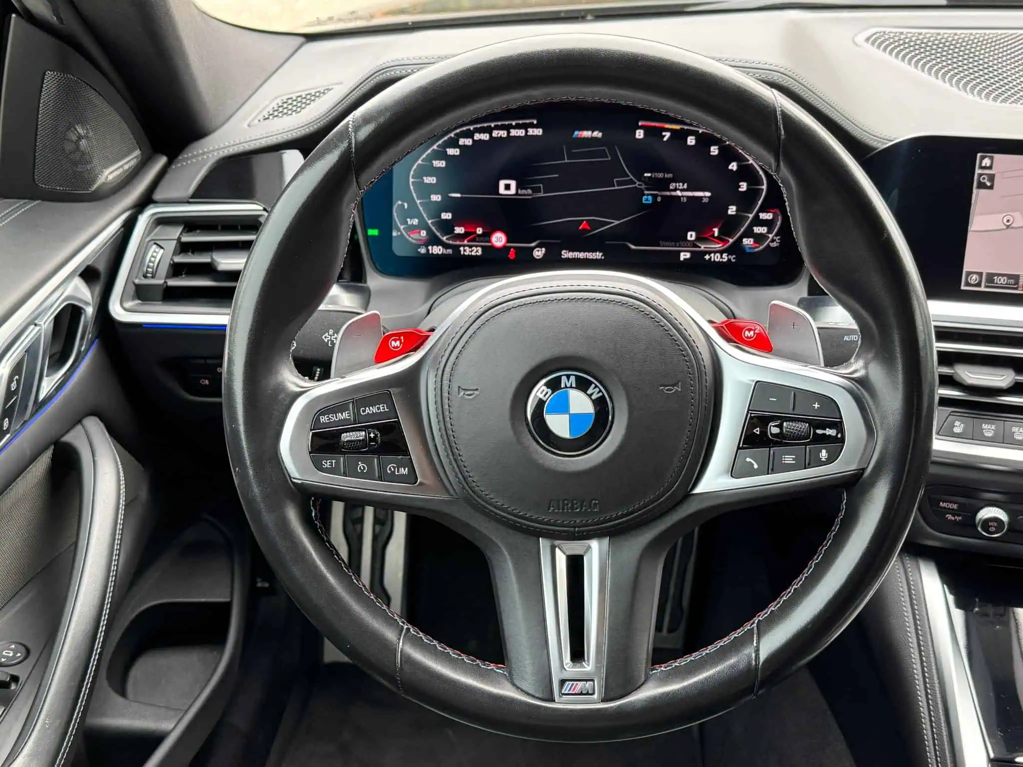 BMW M4 Competition Freiburg Cockpit