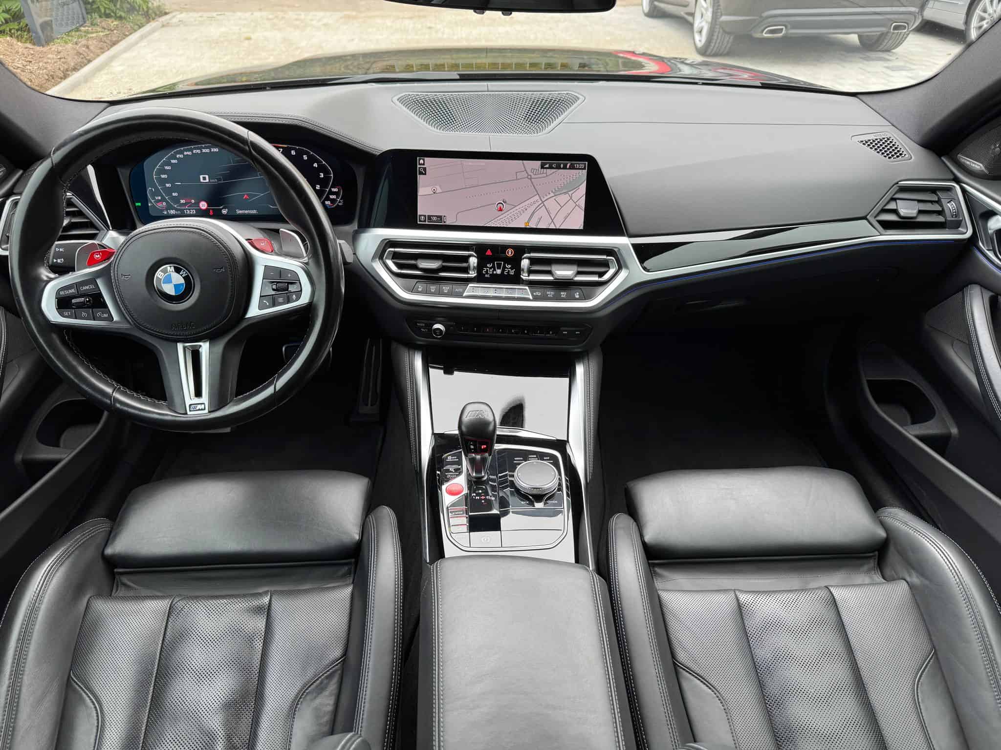 BMW M4 Competition Freiburg Cockpit