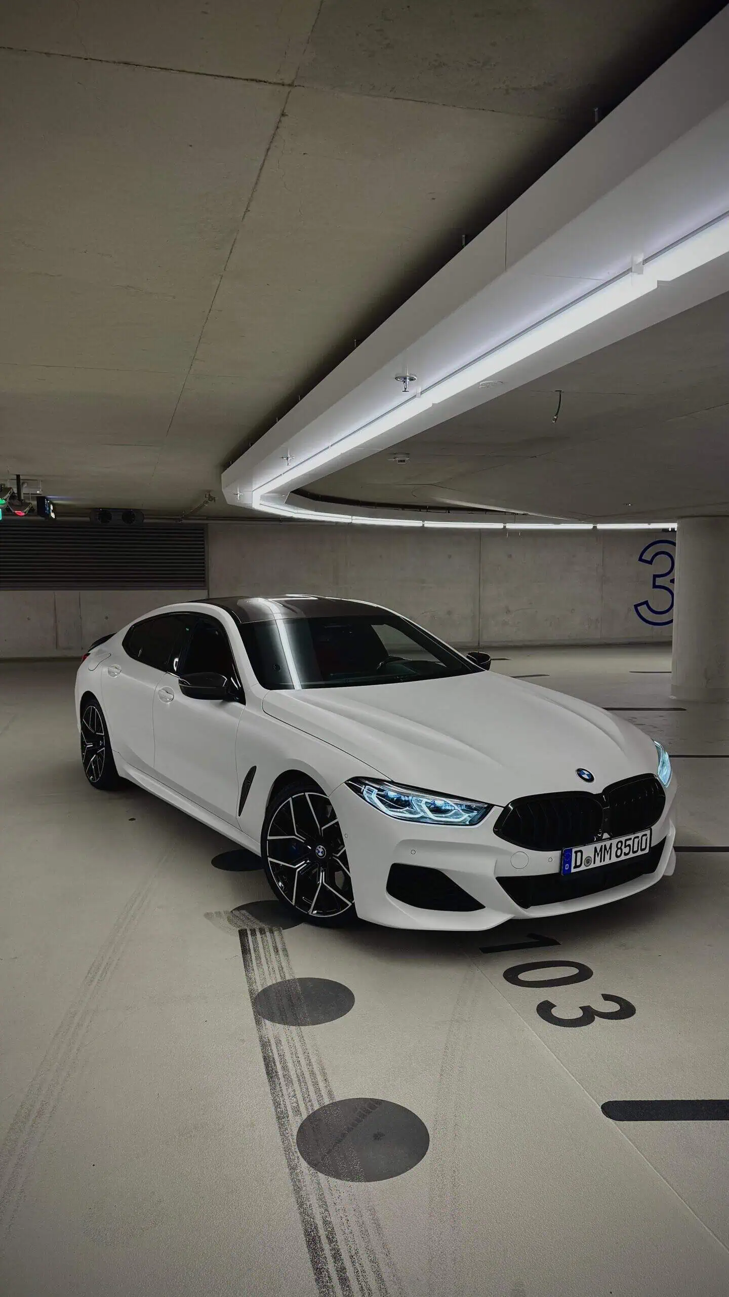 BMW M850i Front 1