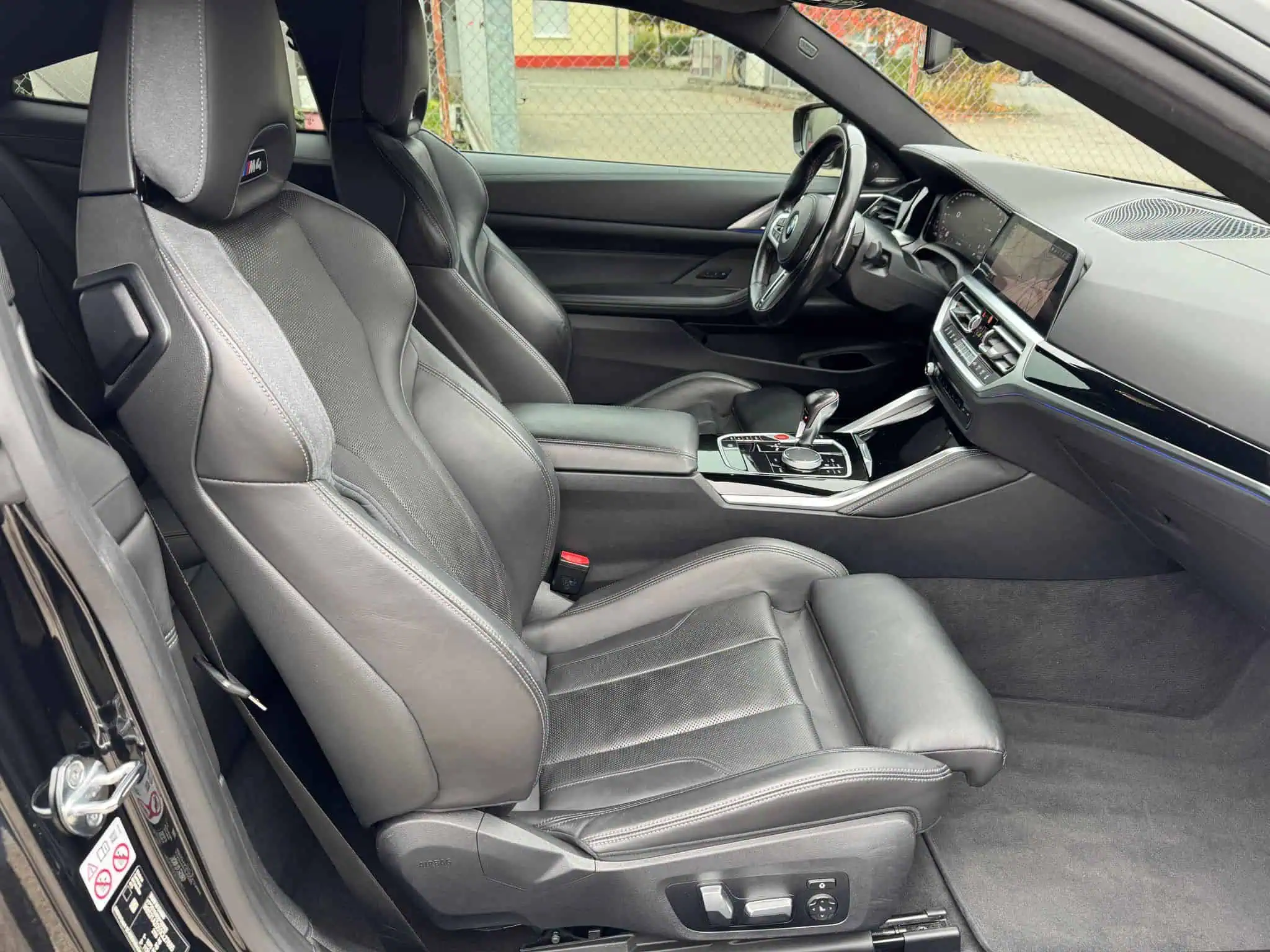 BMW M4 Competition Freiburg Cockpit 3
