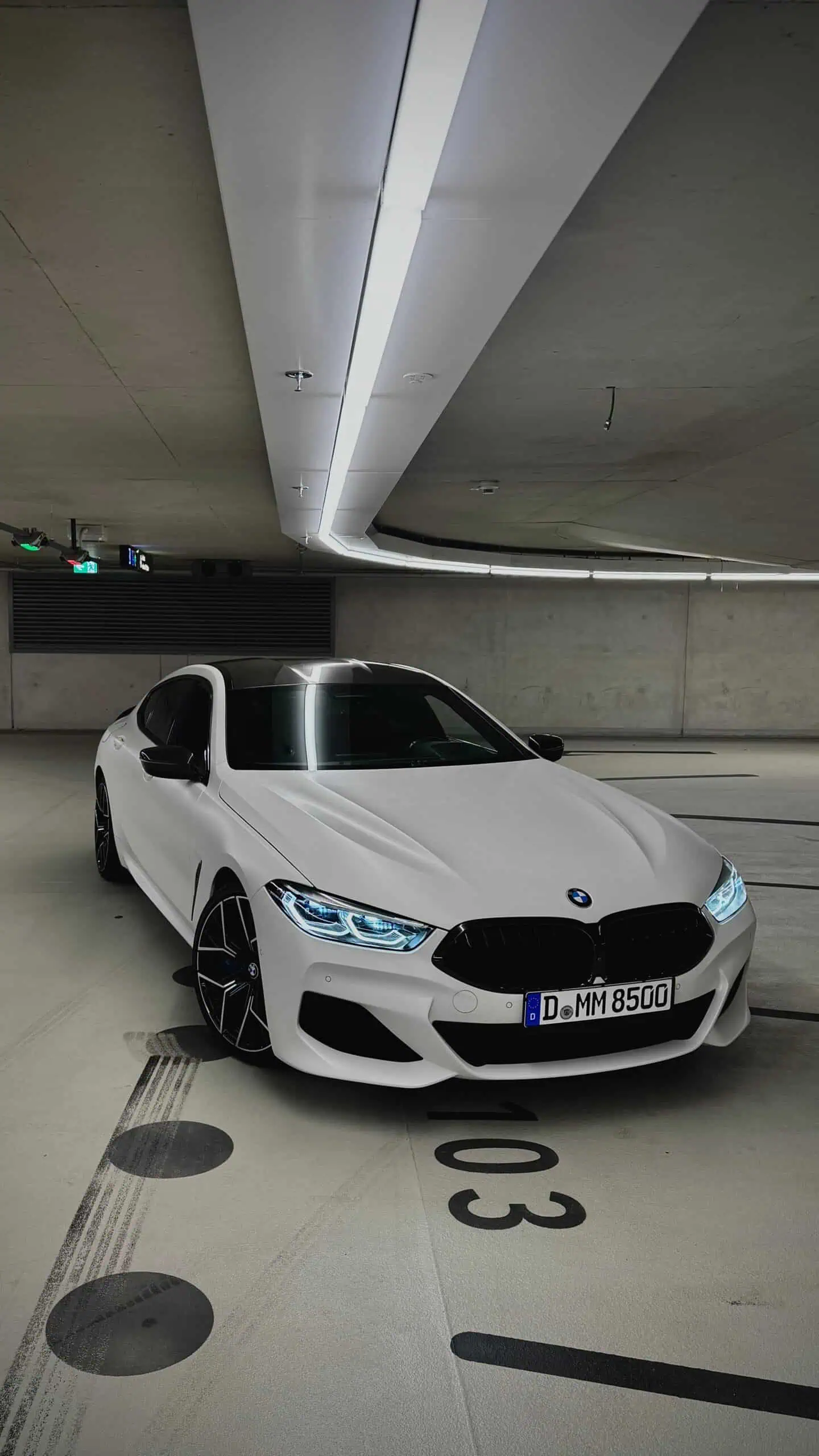 BMW M850i Front 1
