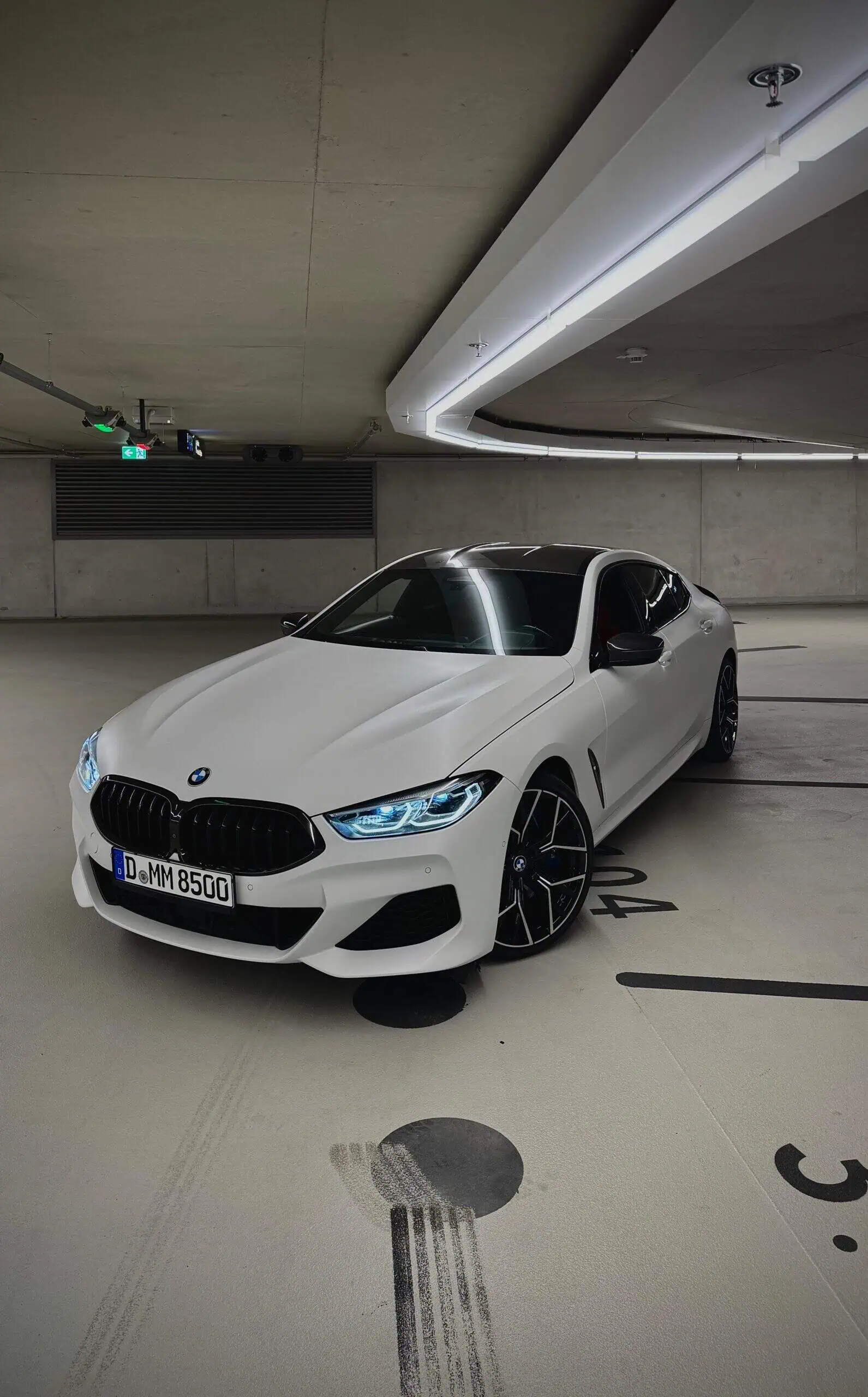 BMW M850i Front 3