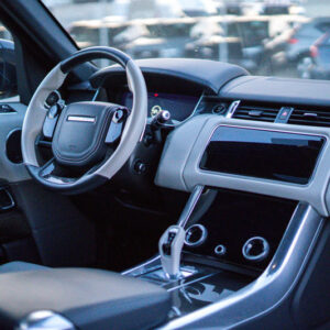 Range Rover V8 mieten München Cockpit
