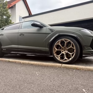 Lamborghini Urus seite